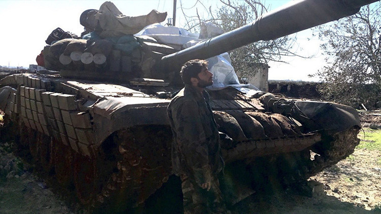 Una nueva victoria del Ejército sirio deja a los terroristas del EI atrapados en Deir ez-Zor