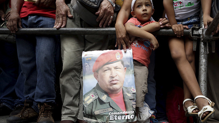El vicepresidente venezolano: A Chávez le asesinaron por querer acabar con la dictadura del dólar