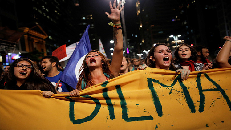 Analistas explican por qué el Gobierno interino de Brasil es "golpista"