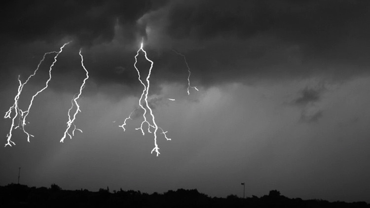 Video: Así se ve una espectacular tormenta eléctrica a cámara lenta