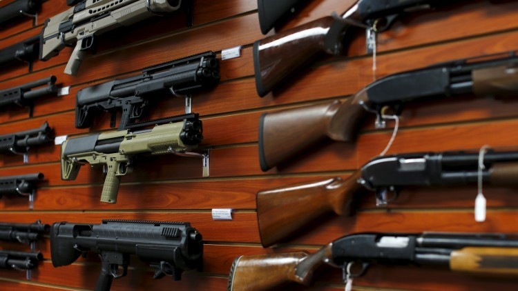 La propuesta de prohibir la venta de armas a terroristas fracasa en el Senado de EE.UU.