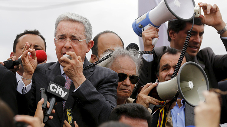 Álvaro Uribe, el 'representante de la guerra' en Colombia