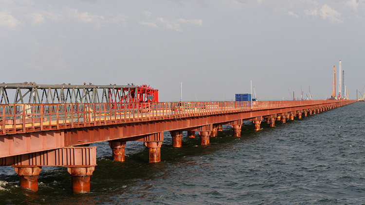 Recorra el puente de Crimea en 60 segundos: aparece un nuevo video de la megaestructura en la Red