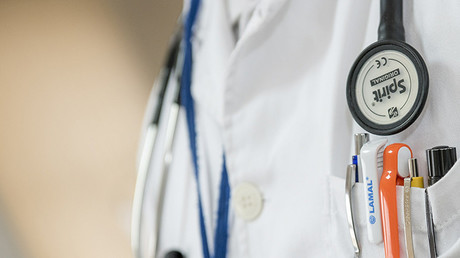 Renuncia una enfermera española tras atender sola a 36 pacientes en un hospital