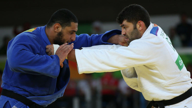 Nuevo gesto polémico en Río: Un judoca egipcio se niega a dar la mano a su rival israelí