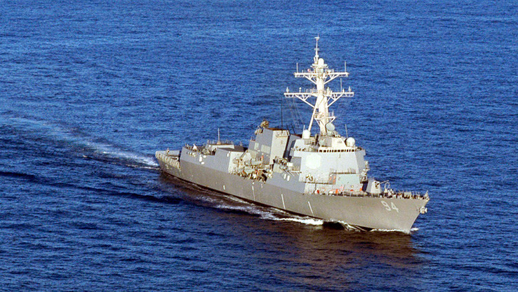 Un buque de EE.UU. advierte con disparos a un barco iraní en el golfo Pérsico