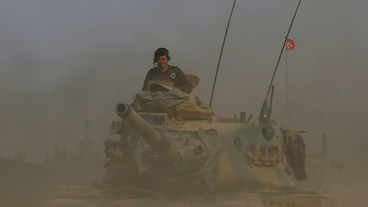 Turquía sufre las primeras pérdidas en el norte de Siria en su operación contra el Estado Islámico