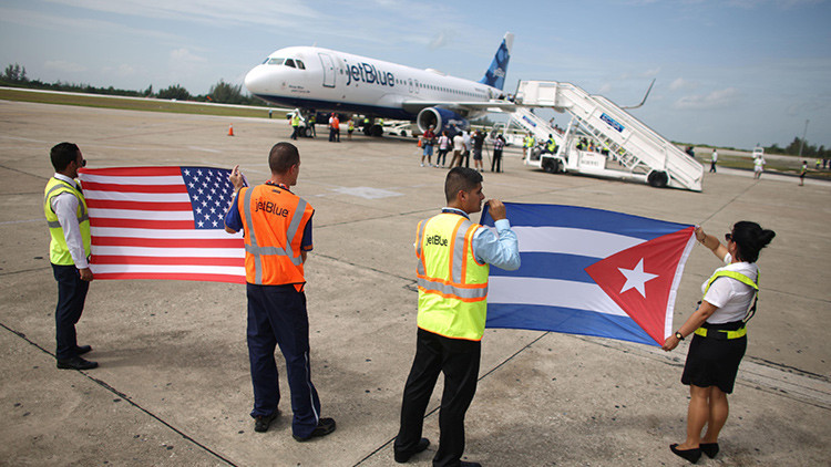 Aterriza en Cuba el primer vuelo comercial de EE.UU. en 50 años