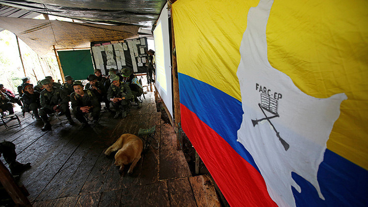 Decenas de empresas, acusadas de financiar el conflicto armado en Colombia