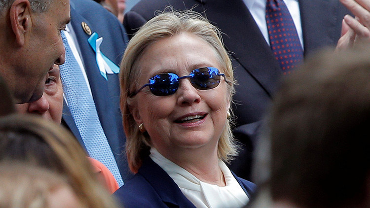 Hillary Clinton abandona la ceremonia del 11-S tras un "posible desmayo"
