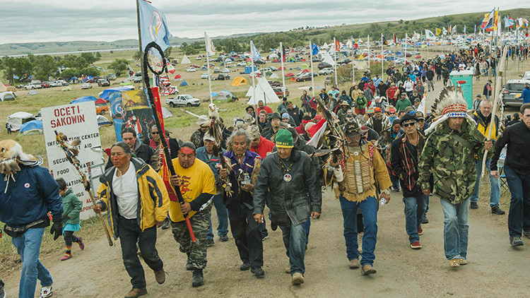 Rebelión sioux contra la 'serpiente' del oleoducto: EE.UU. vive su mayor reunión indígena desde 1876