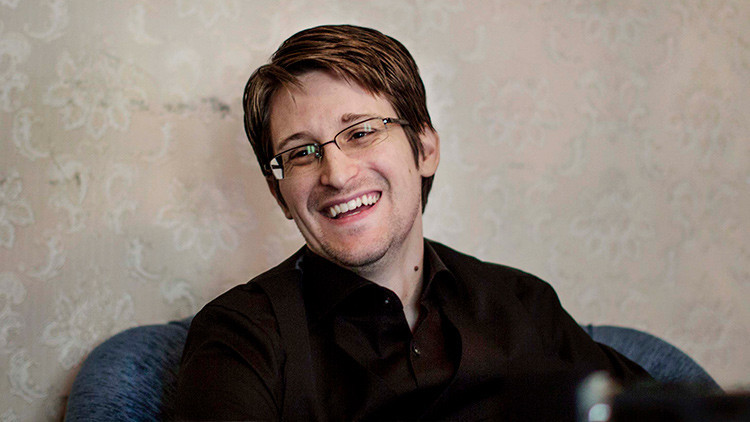 Snowden bromea sobre la 'operación encubierta' de Joe Biden contra Rusia