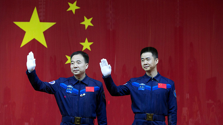 China lanza su primera misión tripulada al laboratorio espacial Tiangong 2 (VIDEO)