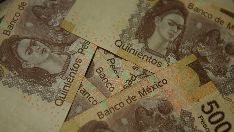 El peso mexicano sufre su mayor caída en 20 años ante los buenos resultados de Trump