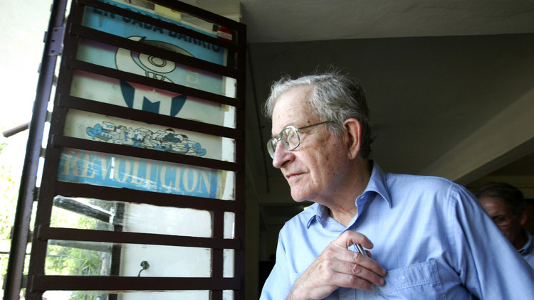 Noam Chomsky a RT: "En Europa no importa quién sale elegido"