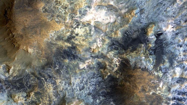 Estas imágenes del valle más grande de Marte le dejarán sin aliento
