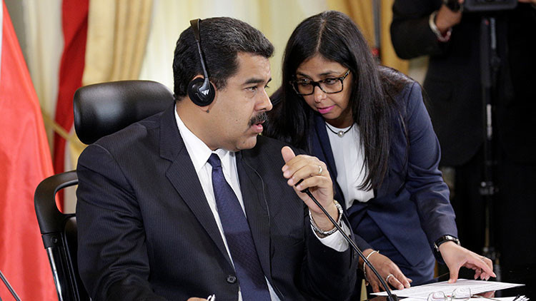 Maduro denuncia una agresión con posible fractura ósea a la canciller venezolana en Argentina