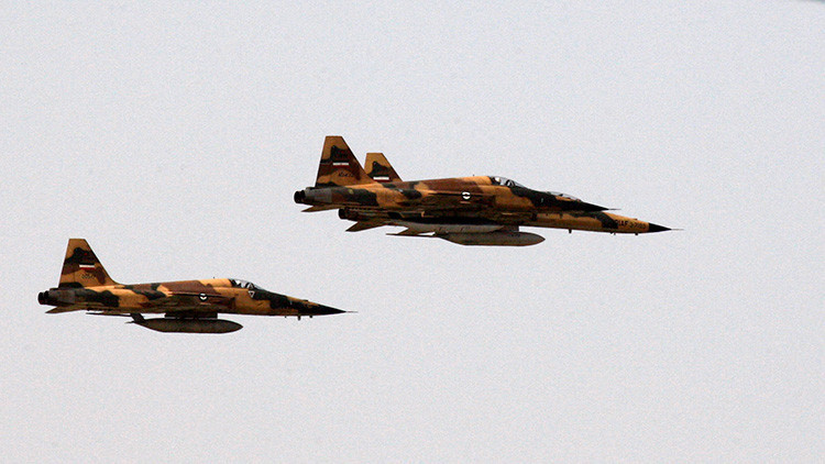 Irán lanza maniobras aéreas a gran escala
