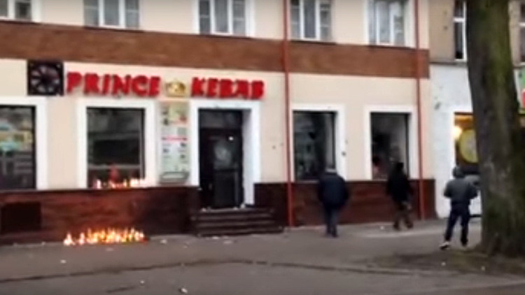 Disturbios de tinte xenófobo en una ciudad polaca tras el asesinato de un joven en un kebab (videos)