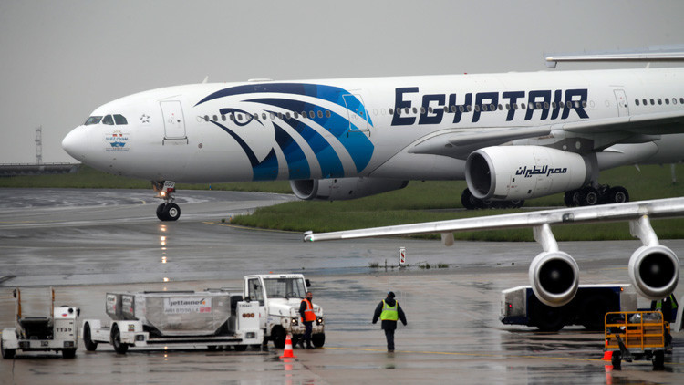 El recalentamiento de la batería de un teléfono, posible causa del incendio del MS804 de EgyptAir