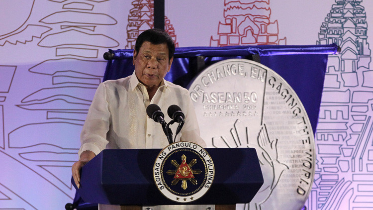 Duterte da luz verde para "hacer explotar" a secuestradores, aunque tomen rehenes