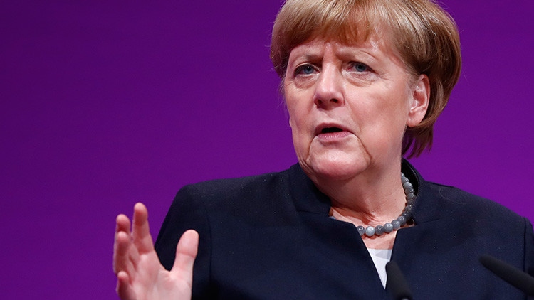 "Europa no necesita consejos desde fuera": Hollande y Merkel responden a Trump