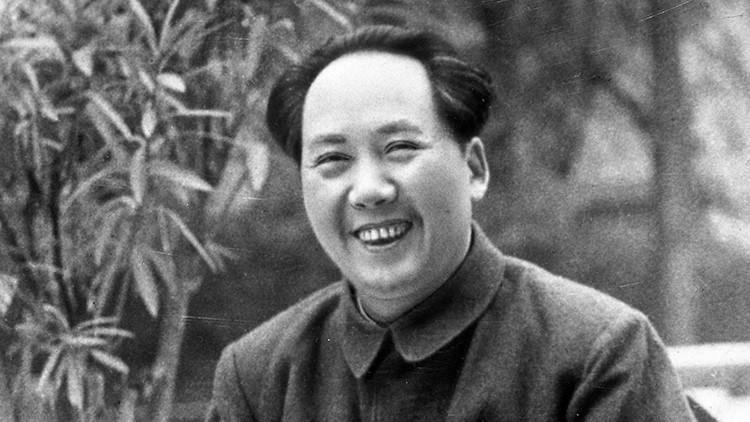 Castigan a un funcionario chino por comparar a Mao Zedong con el diablo 