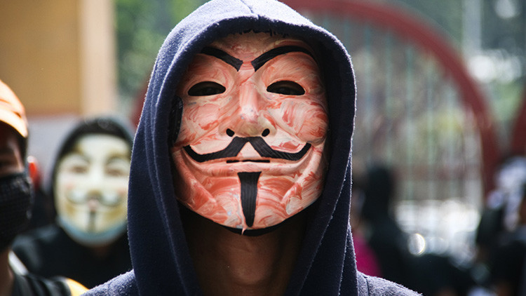 "Te vas a lamentar los próximos 4 años": Anonymous llama a sus seguidores a atacar a Trump
