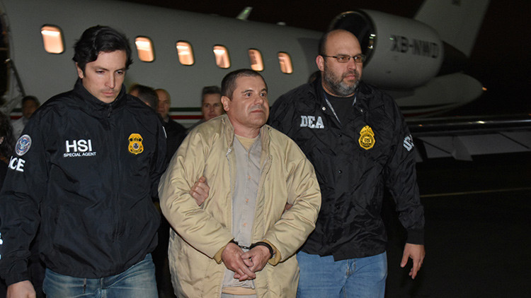 PRIMER VIDEO: sacan al Chapo de prisión para extraditarlo a EE.UU. 