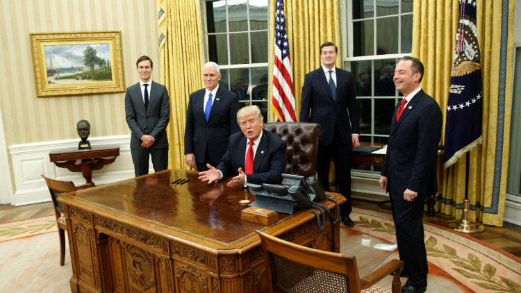 Trump devuelve el busto de Winston Churchill al Despacho Oval