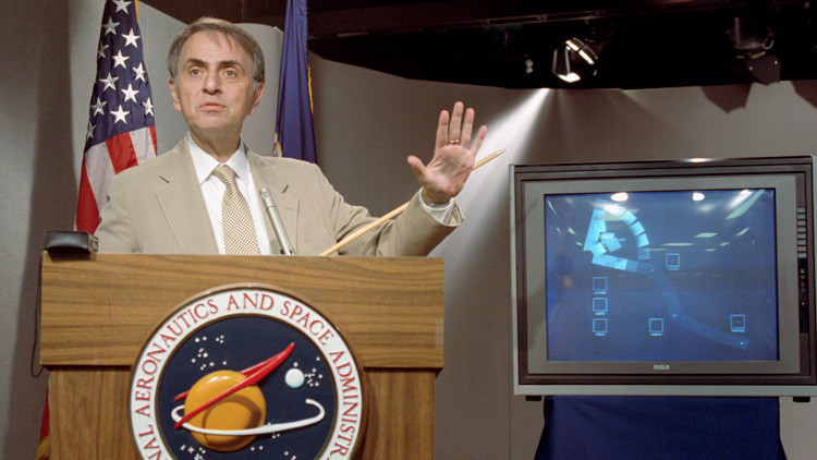 La oscura 'visión' de Carl Sagan sobre Estados Unidos que se está haciendo realidad