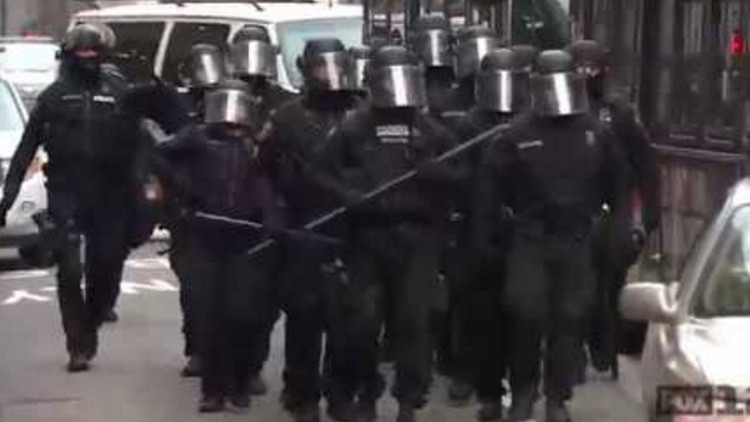 Operativo de 30 segundos: Así despeja la Policía de EE.UU. una calle cortada por manifestantes
