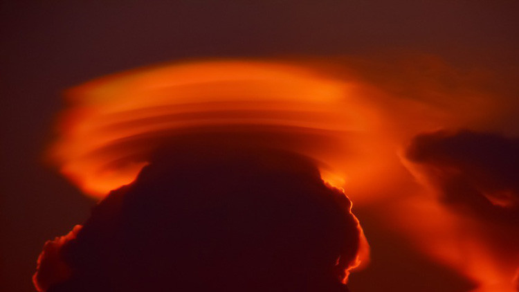 FOTOS: Una nube con forma de ovni aparece en el cielo de Suecia