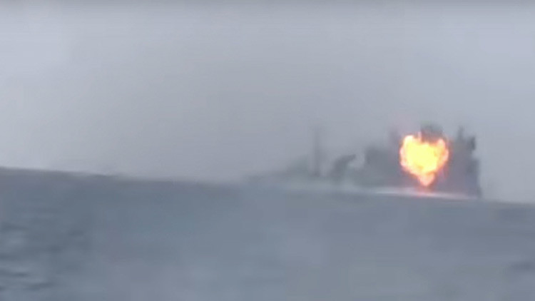 VIDEO: Al menos dos soldados mueren en un ataque de rebeldes yemeníes a un buque saudita