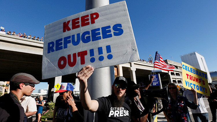 La mayor parte de los estadounidenses apoya el veto migratorio de Donald Trump 