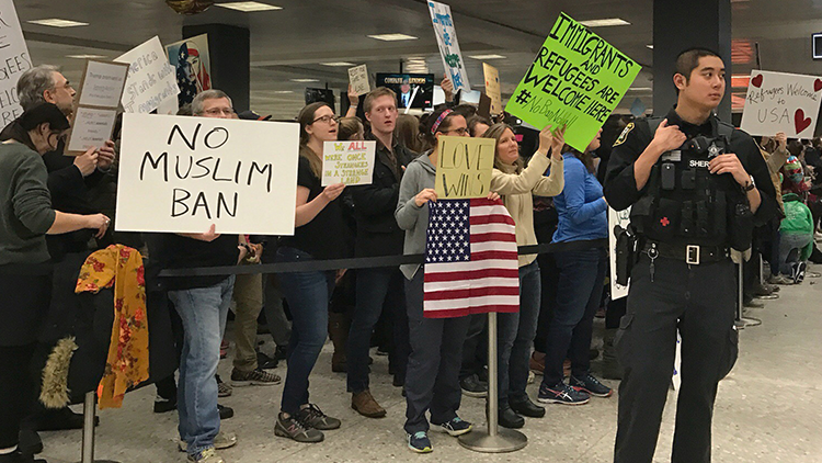 Revocan más de 100.000 visados de EE.UU. tras la orden ejecutiva de Trump