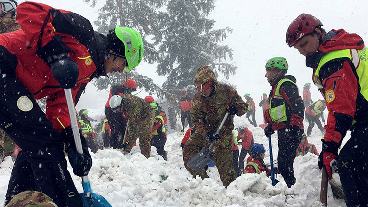 Rescatan a 7 personas tras una avalancha registrada en los Alpes italianos