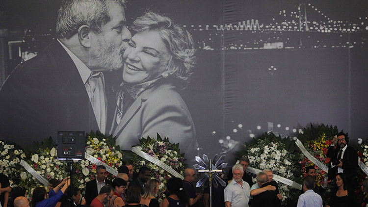 "Lucharé para defender tu honra": el entrañable discurso de Lula en el funeral de su esposa