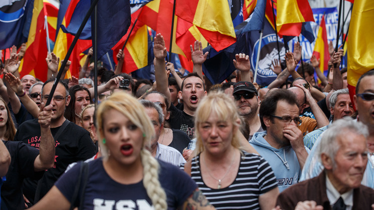 Unión de los neofascistas que reparten comida "solo a españoles": ¿estamos ante un nuevo partido?