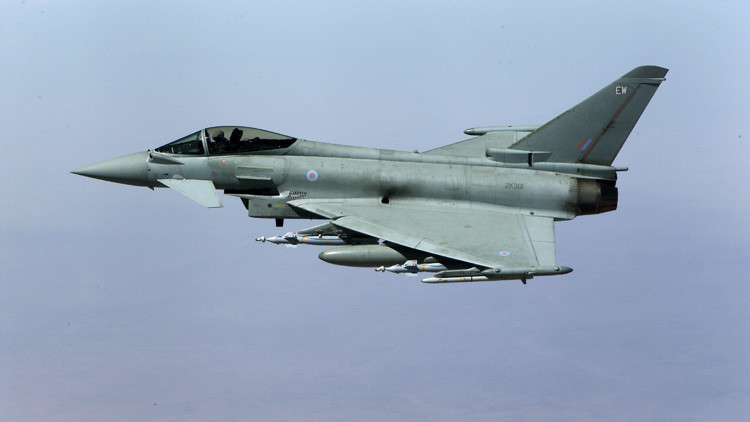 Reino Unido envía varios cazas Typhoon para escoltar bombarderos rusos