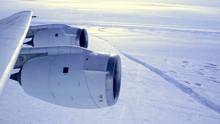 NUEVAS IMÁGENES: Satélites alertan de que la grieta de la Antártida avanza 200 metros al día