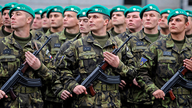 Lituania: La Policía detiene con taser a cinco soldados ebrios de la OTAN