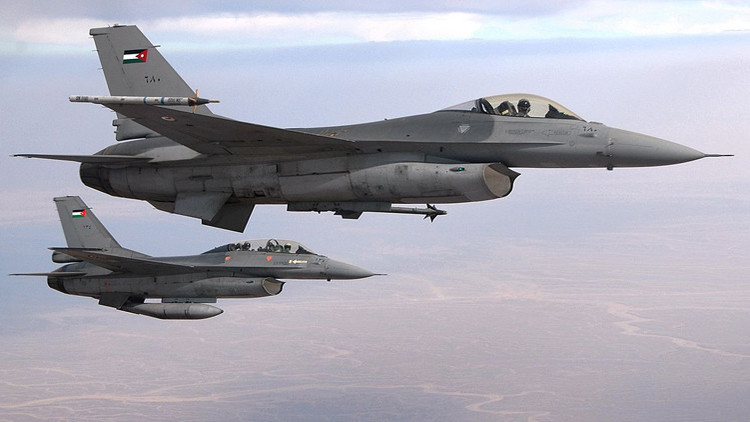 Un caza F-16 de Jordania se estrella en Arabia Saudita