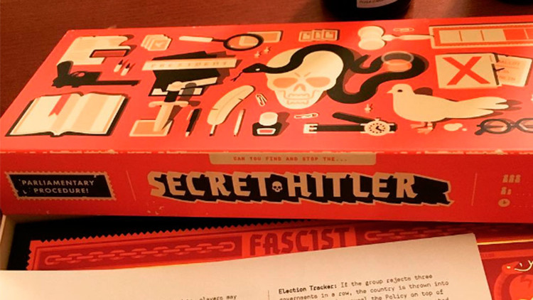 'Secret Hitler': Envían controvertidos juegos de rol a todos los senadores estadounidenses