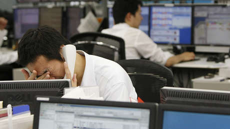 ¿Mejor que ir al trabajo?: Arrestan a un japonés que se apuñaló para tener un día libre