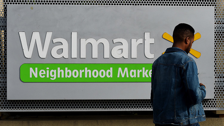 EE.UU.: Cliente de Wal-Mart dice a una dependienta hispana que se "vaya a su propio país" (VIDEO)
