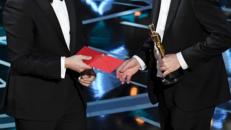 Amenazan a los dos responsables del error de la gala de los Oscar 