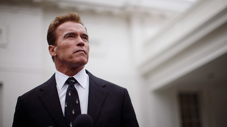 Trump: "Schwarzenegger fue despedido por sus patéticos 'ratings'"