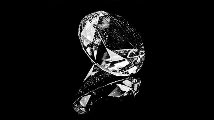La 'piedra del mal': Vinculan un misterioso diamante negro con varios suicidios