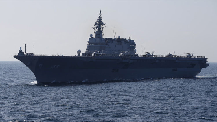 China advierte a Japón por el portahelicópteros que planea mandar al mar de la China Meridional